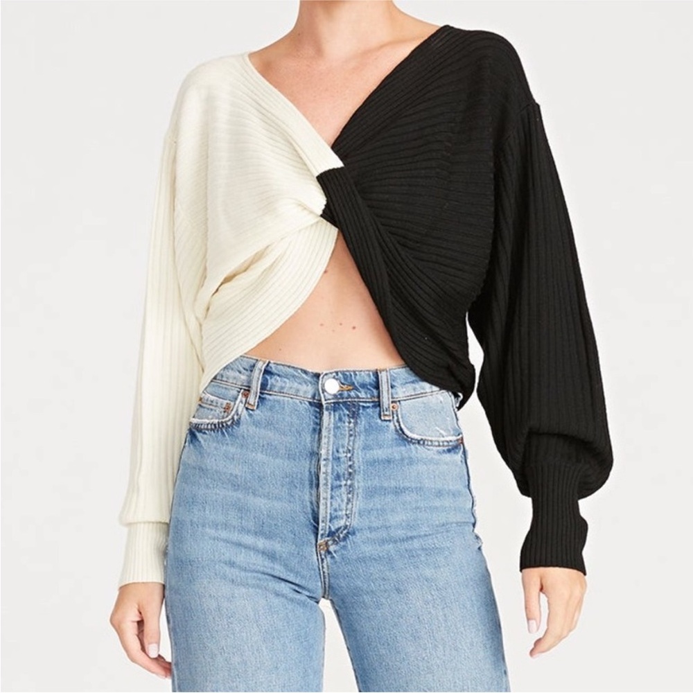 AMUR Cruz Colorblock Twist Front Wool Sweater Black Cream Size Small